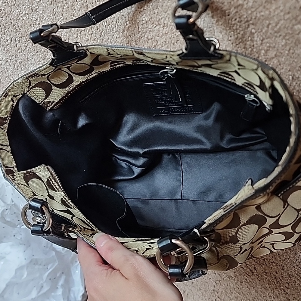 Authentic Vintage Coach bag From 2011 - Picture 7 of 15